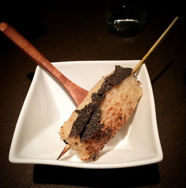 Yummy ! Truffle yaki-onigiri (riz sauté à la sauce soja ! )