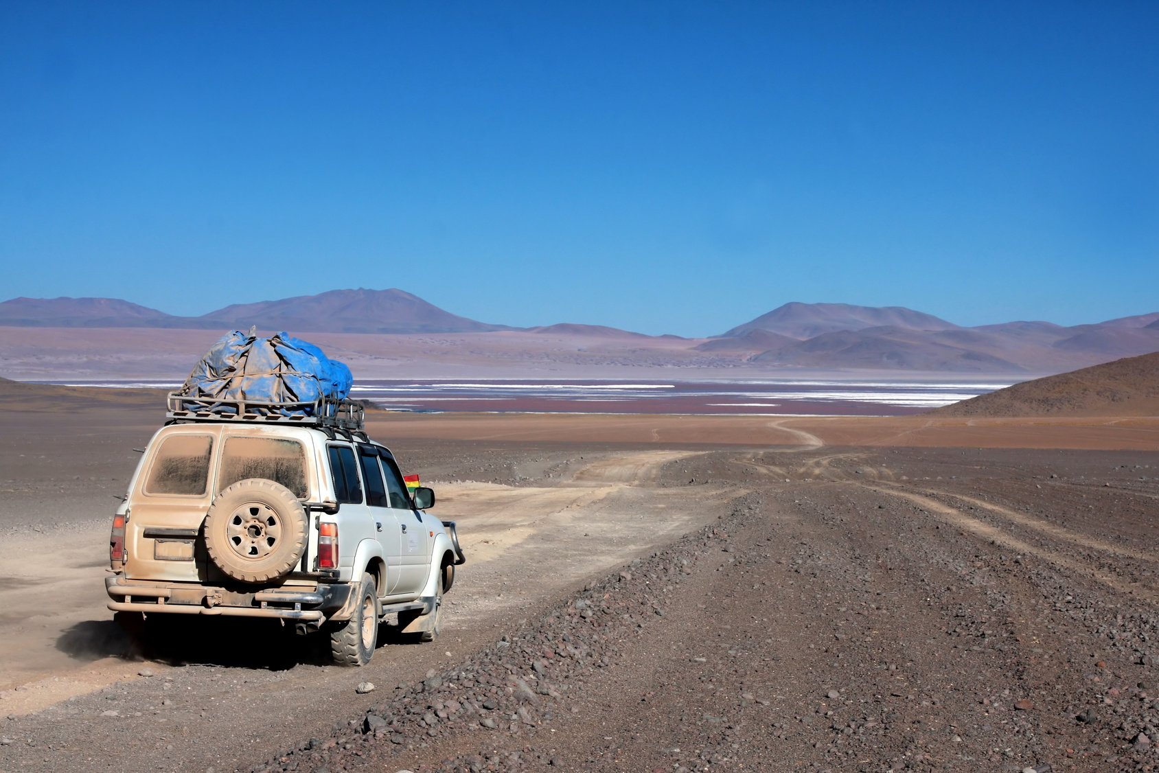 jeep in viaggio verso il cile