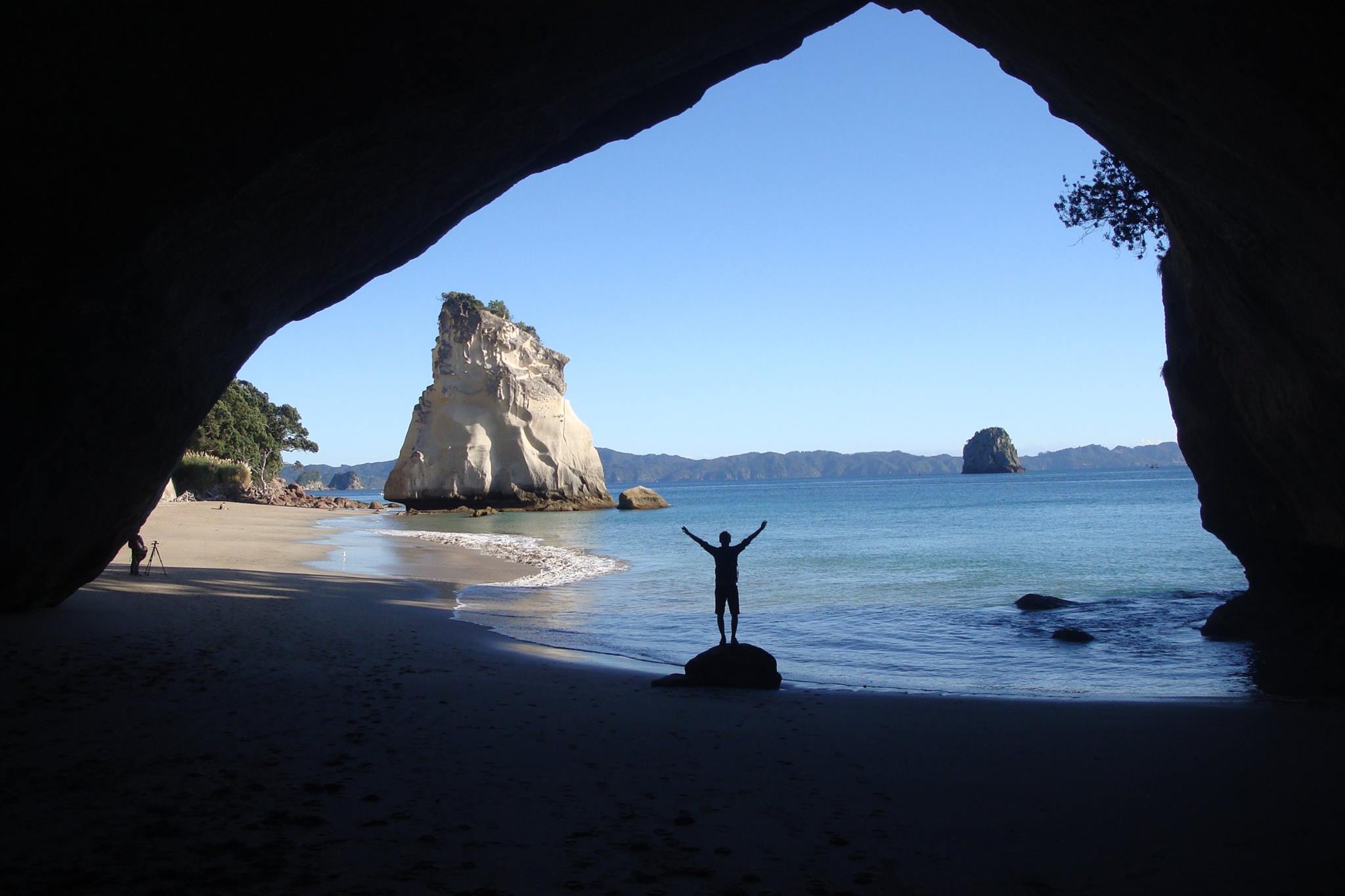 cathedrale cove nz road trip