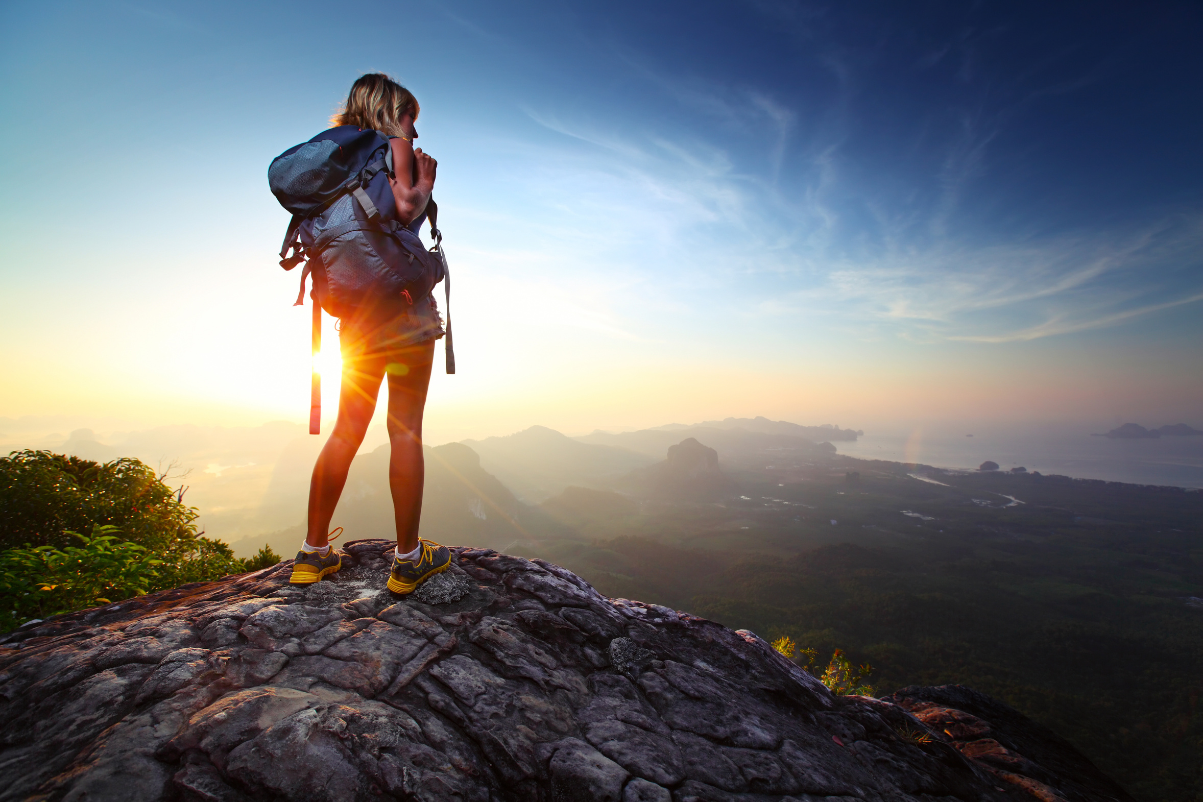 La mise en place de la taxe des backpackers reportée