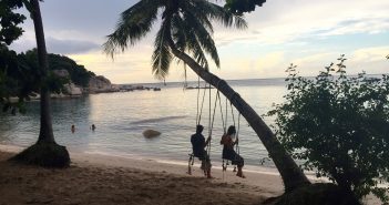 A voir sur Youtube : Génération Expat le film Thaïlande Paysage paradisiaque couple