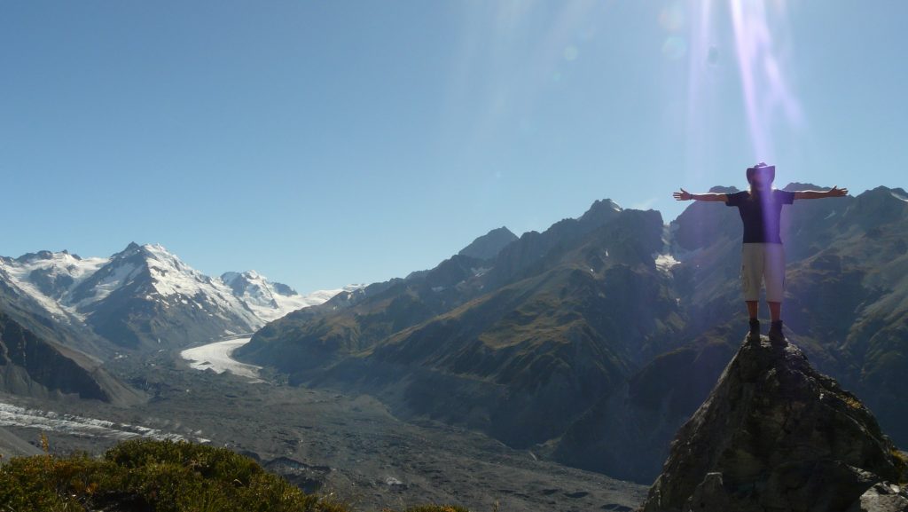 Damien backpacker belge en randonnée en nouvelle zélande