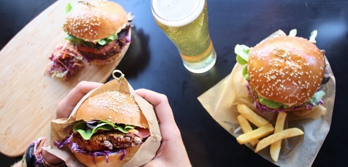 burger dans un restaurant a melbourne