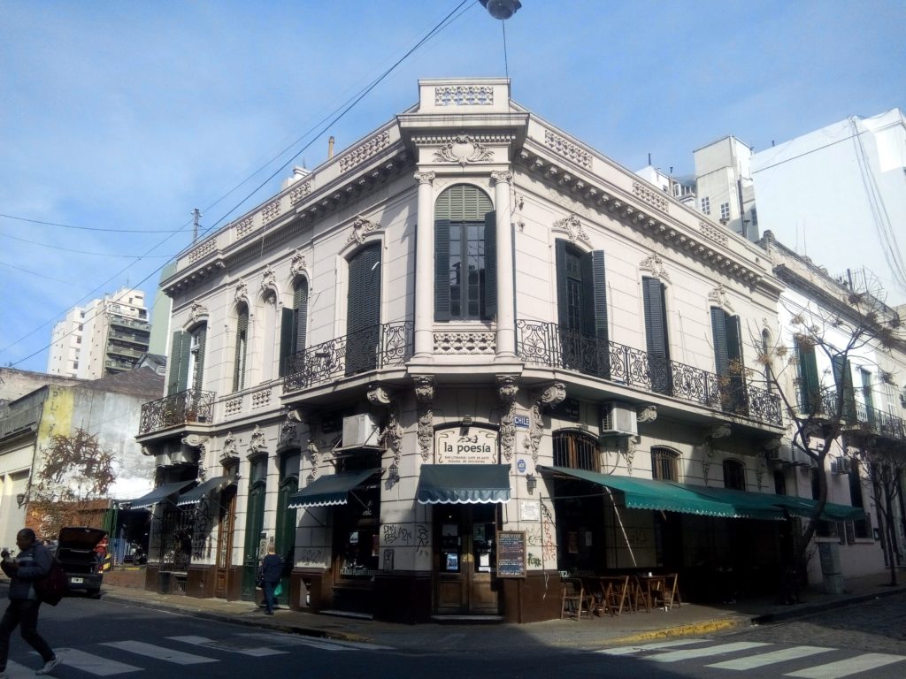 La Poesia dans le quartier San Telmo a Buenos Aires
