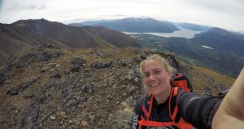 Kelly fête ses 1 an dans le Yukon Vivre au Yukon et faire des randonnées