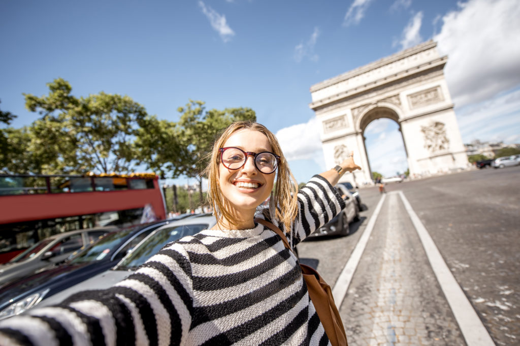 une voyageuse a Paris en PVT France