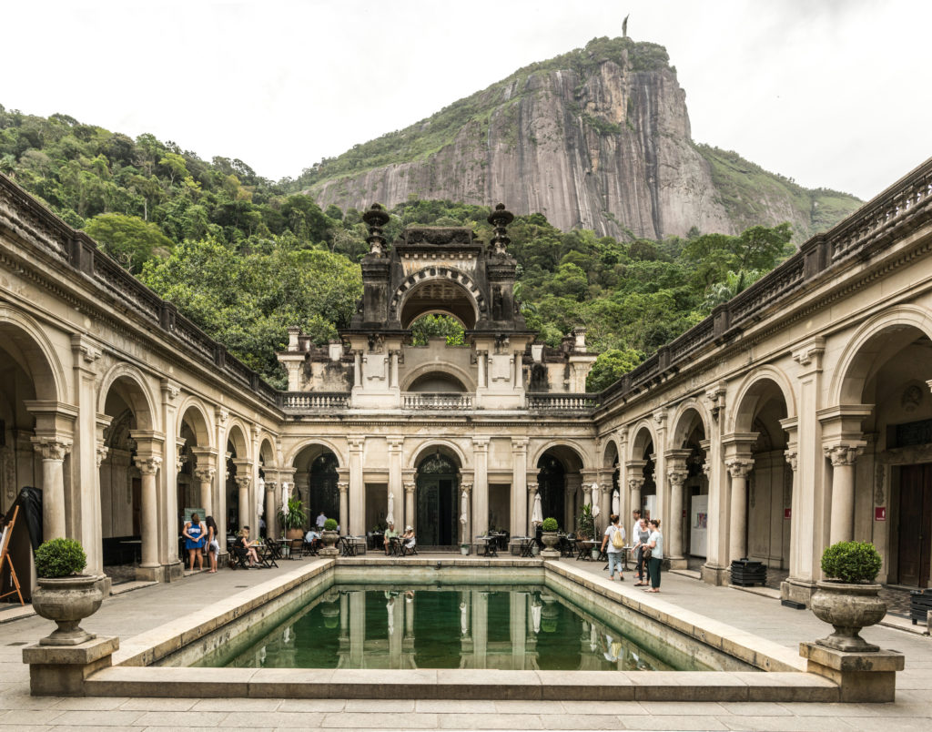 palais dans le Parc Lage avec vue sur le Corcovado