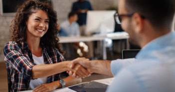 Retour en France : comment justifier une expérience PVT sur son CV ? comment valoriser un cv avec des bénévolats ou des pvts