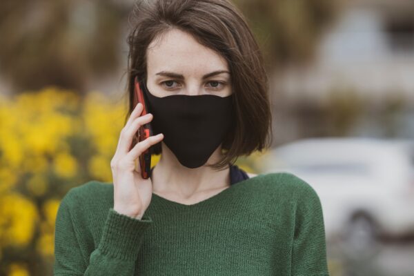 En souscrivant l’assurance PVT de Chapka, vous bénéficiez du service de téléconsultation médicale